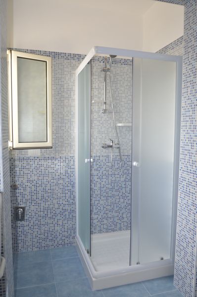 photo 11 Location entre particuliers Pat appartement Pouilles Lecce (province de) salle de bain 2