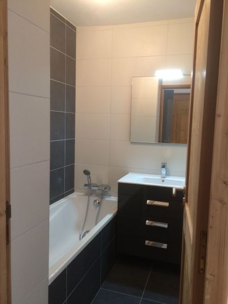 photo 9 Location entre particuliers Vaujany appartement Rhne-Alpes Isre salle de bain