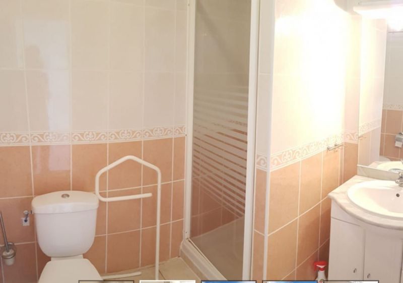 photo 4 Location entre particuliers Saint Pierre la Mer villa Languedoc-Roussillon Aude salle de bain