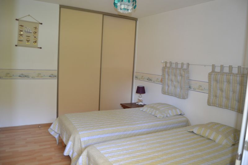 photo 5 Location entre particuliers Locmariaquer appartement Bretagne Morbihan chambre