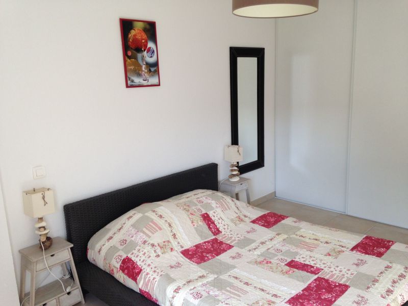 photo 10 Location entre particuliers Calvi appartement Corse Haute-Corse chambre 1