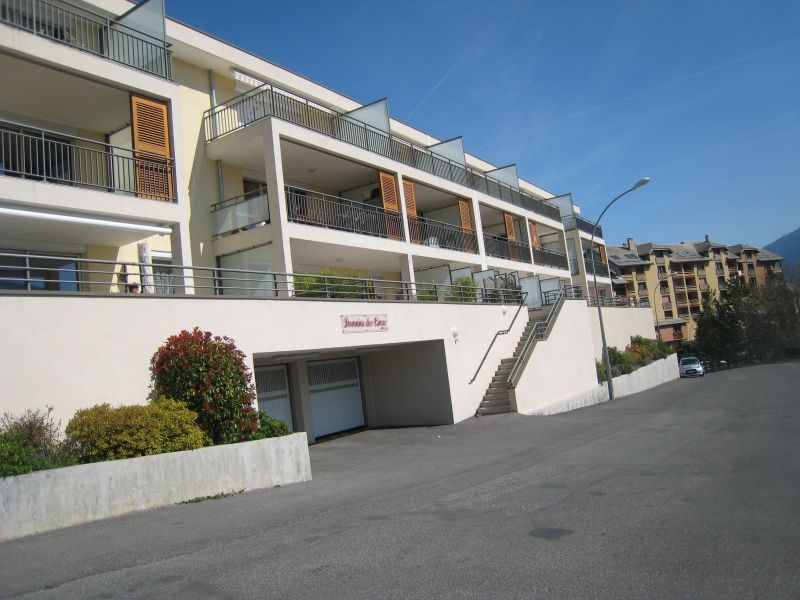 photo 2 Location entre particuliers Embrun appartement Provence-Alpes-Cte d'Azur Hautes-Alpes Vue extrieure de la location