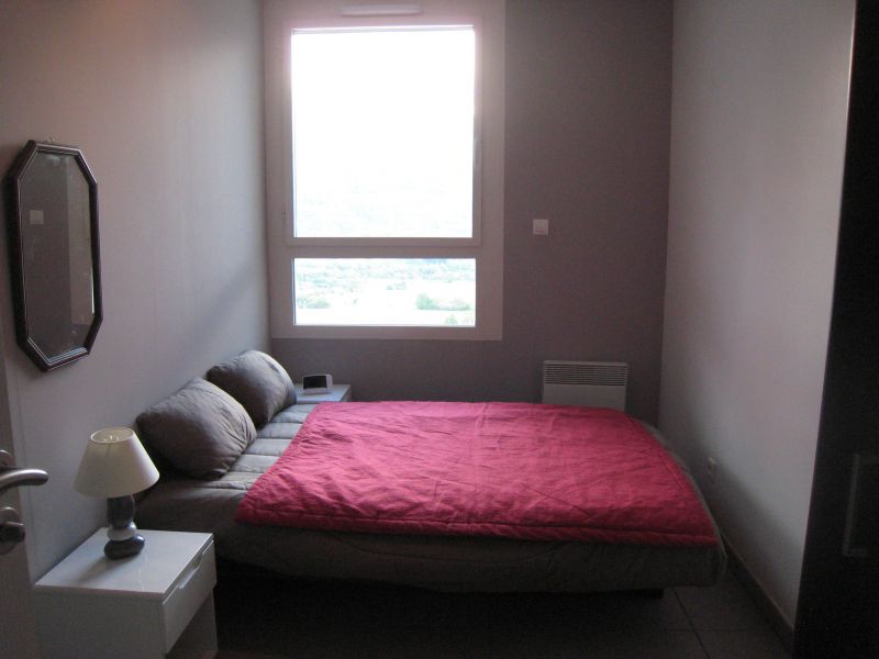 photo 9 Location entre particuliers Embrun appartement Provence-Alpes-Cte d'Azur Hautes-Alpes chambre