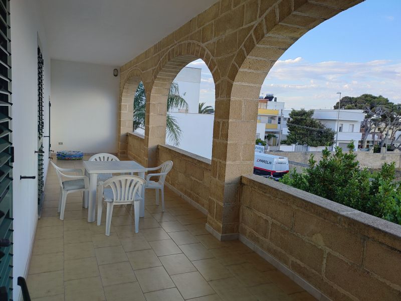 photo 1 Location entre particuliers Ugento - Torre San Giovanni appartement   Vue du balcon