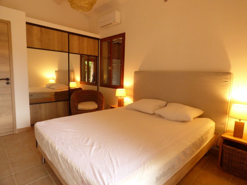 photo 1 Location entre particuliers Hyres villa Provence-Alpes-Cte d'Azur Var chambre 1