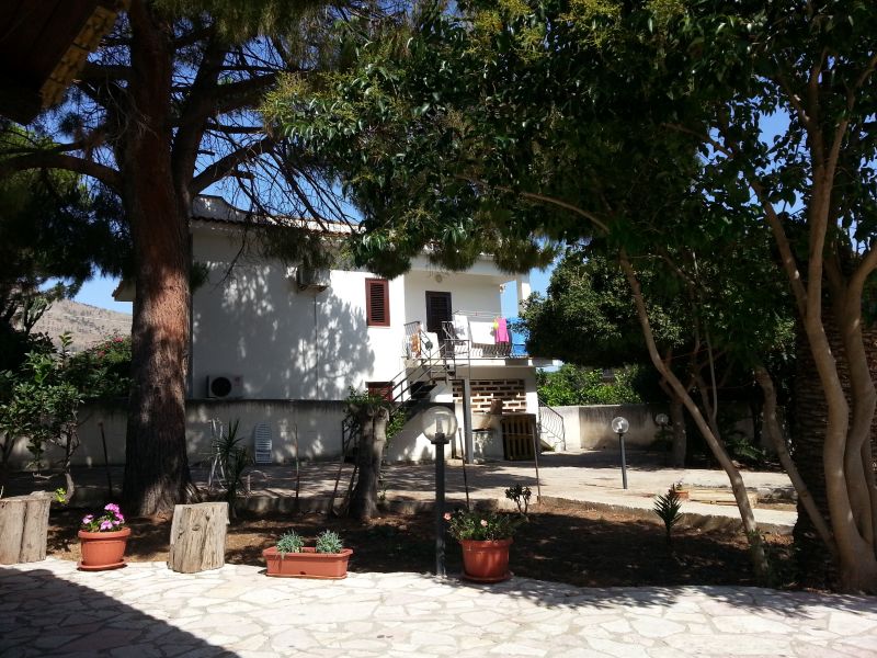 photo 14 Location entre particuliers Castellammare del Golfo appartement Sicile Trapani (province de) Jardin