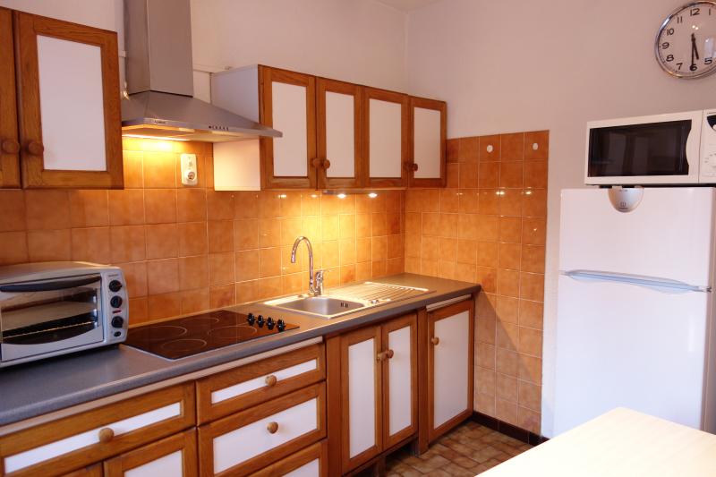 photo 13 Location entre particuliers Ax Les Thermes appartement Midi-Pyrnes Arige Cuisine indpendante