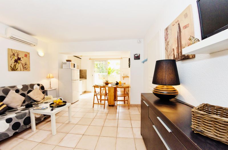 photo 3 Location entre particuliers La Londe-les-Maures appartement Provence-Alpes-Cte d'Azur Var Sjour