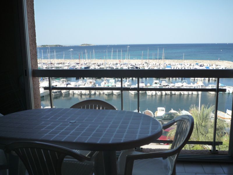 photo 3 Location entre particuliers Six Fours Les Plages appartement Provence-Alpes-Cte d'Azur Var Balcon