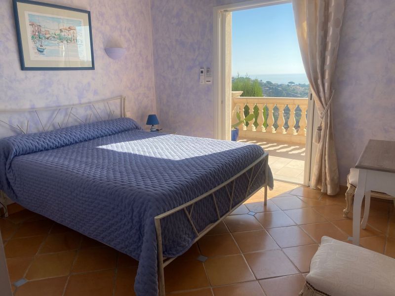 photo 24 Location entre particuliers Sainte Maxime villa Provence-Alpes-Cte d'Azur Var chambre 1