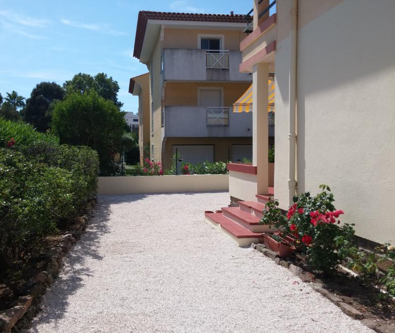 photo 17 Location entre particuliers Frjus appartement Provence-Alpes-Cte d'Azur Var Cour