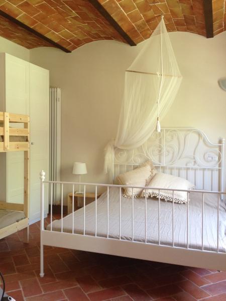 photo 1 Location entre particuliers Casale Marittimo appartement Toscane  chambre 1