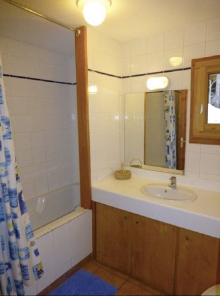 photo 19 Location entre particuliers Oz en Oisans chalet Rhne-Alpes Isre salle de bain