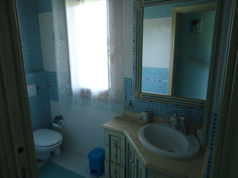 photo 20 Location entre particuliers Cannigione appartement Sardaigne Olbia Tempio (province de) salle de bain 2