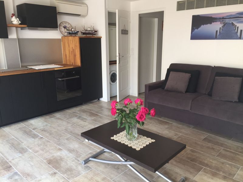 photo 10 Location entre particuliers Le Lavandou appartement Provence-Alpes-Cte d'Azur Var Sjour