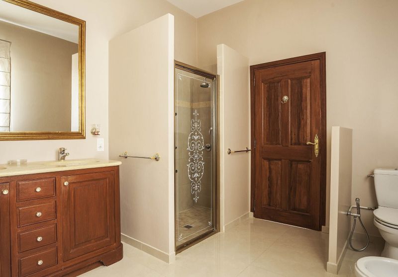 photo 13 Location entre particuliers Lorgues villa Provence-Alpes-Cte d'Azur Var salle de bain 1