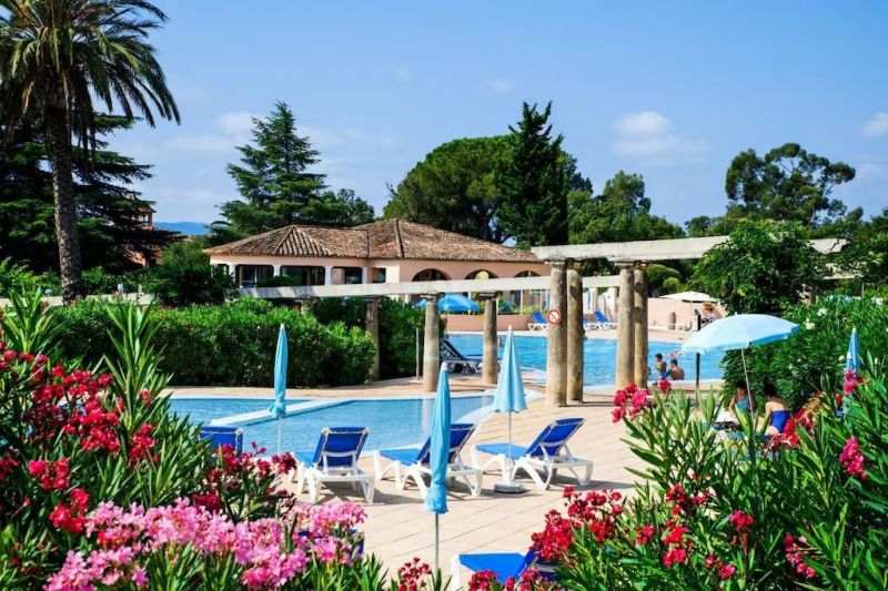 photo 1 Location entre particuliers Grimaud appartement Provence-Alpes-Cte d'Azur Var Piscine