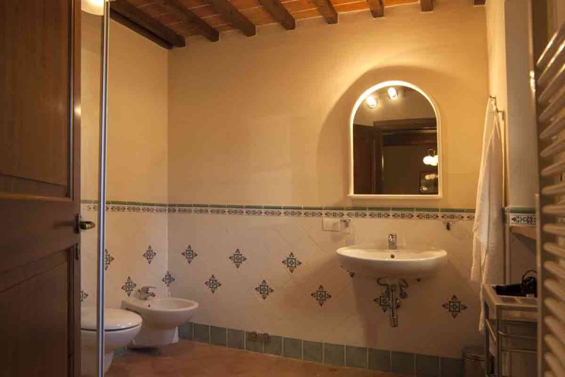 photo 10 Location entre particuliers Sienne gite Toscane  salle de bain 1