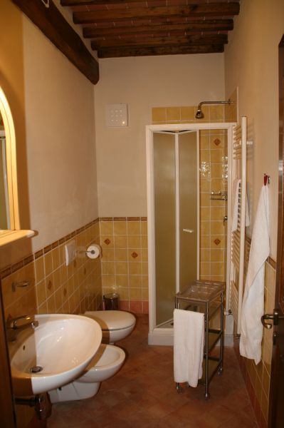 photo 14 Location entre particuliers Sienne gite Toscane  salle de bain 3