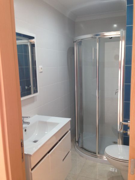 photo 3 Location entre particuliers Portimo appartement Algarve  salle de bain