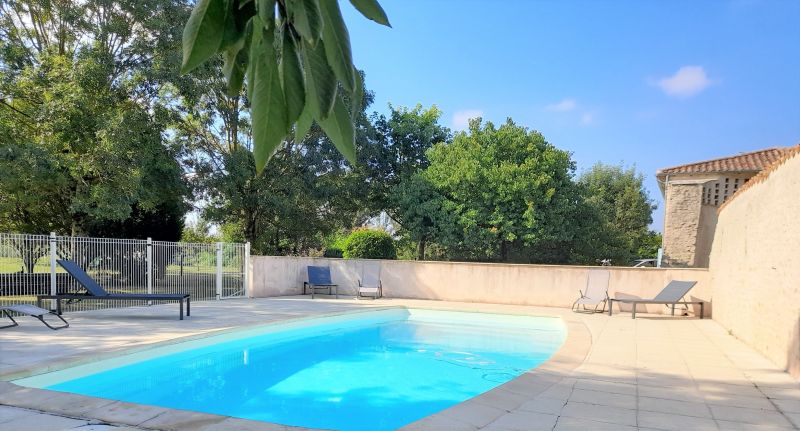 photo 6 Location entre particuliers La Rochelle gite Poitou-Charentes Charente-Maritime Piscine