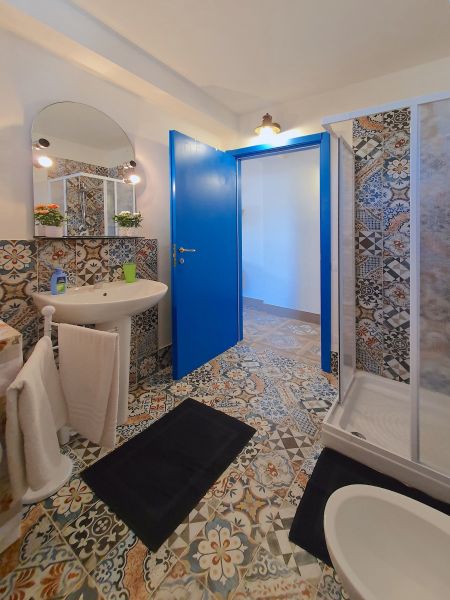 photo 17 Location entre particuliers Tre Fontane villa Sicile Trapani (province de) salle de bain