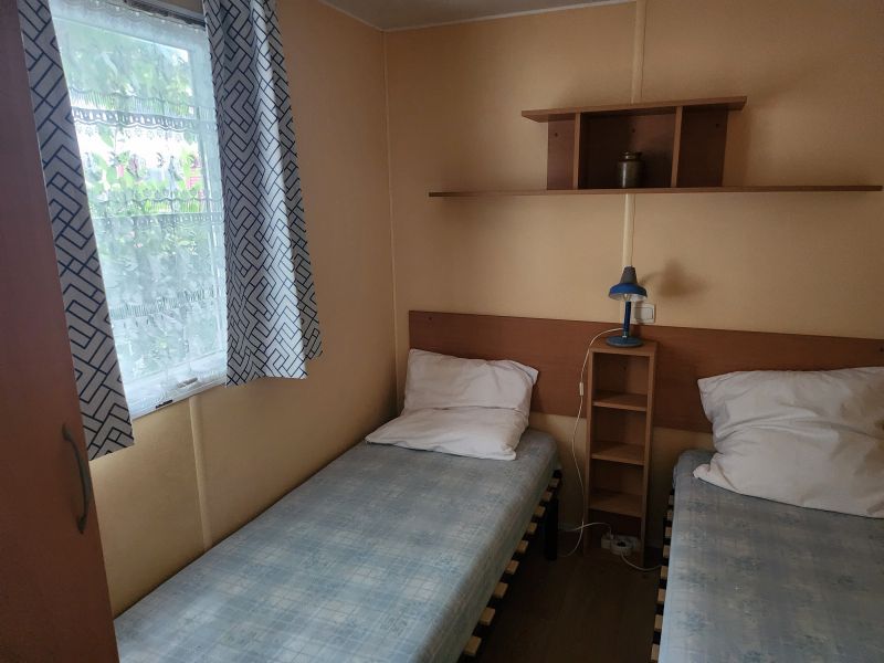 photo 14 Location entre particuliers La Cotinire mobilhome Poitou-Charentes Charente-Maritime chambre 2