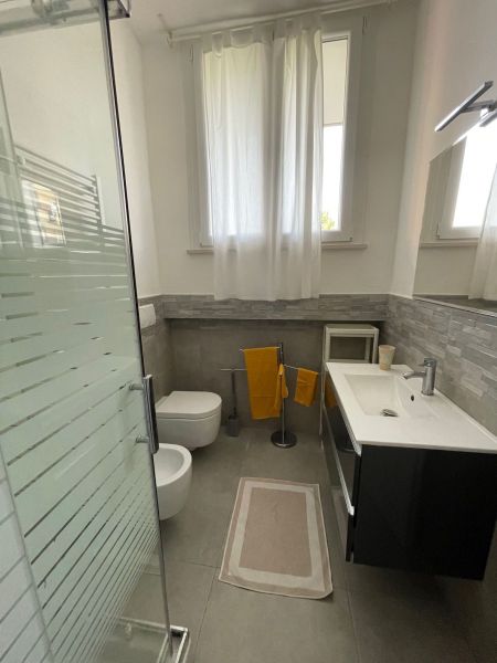 photo 16 Location entre particuliers Rimini appartement milie-Romagne Rimini (province de) salle de bain 1