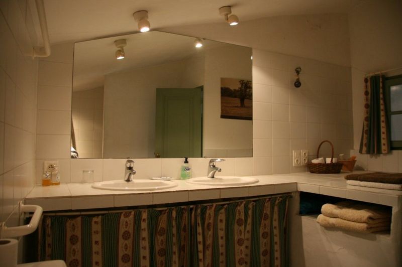 photo 14 Location entre particuliers Aix en Provence maison Provence-Alpes-Cte d'Azur Bouches du Rhne salle de bain 3