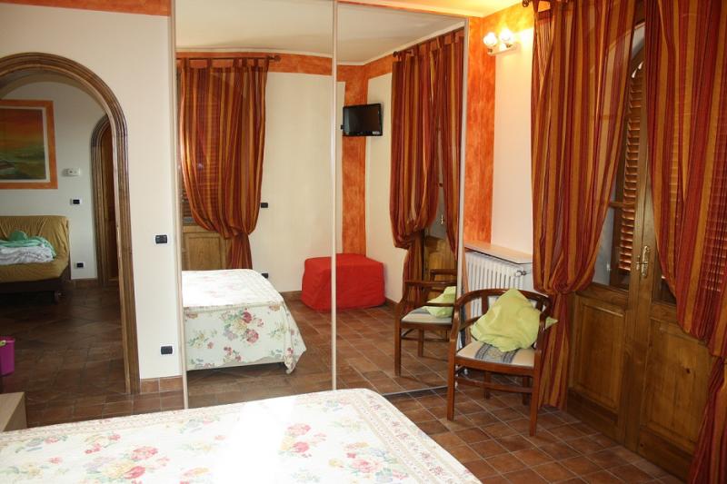 photo 1 Location entre particuliers Marina di Massa appartement Toscane Massa Carrare (province de) chambre 1