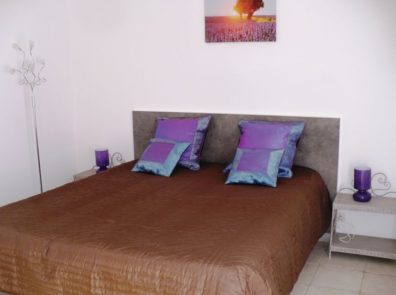 photo 1 Location entre particuliers Les Adrets-de-l'Estrel gite Provence-Alpes-Cte d'Azur Var chambre