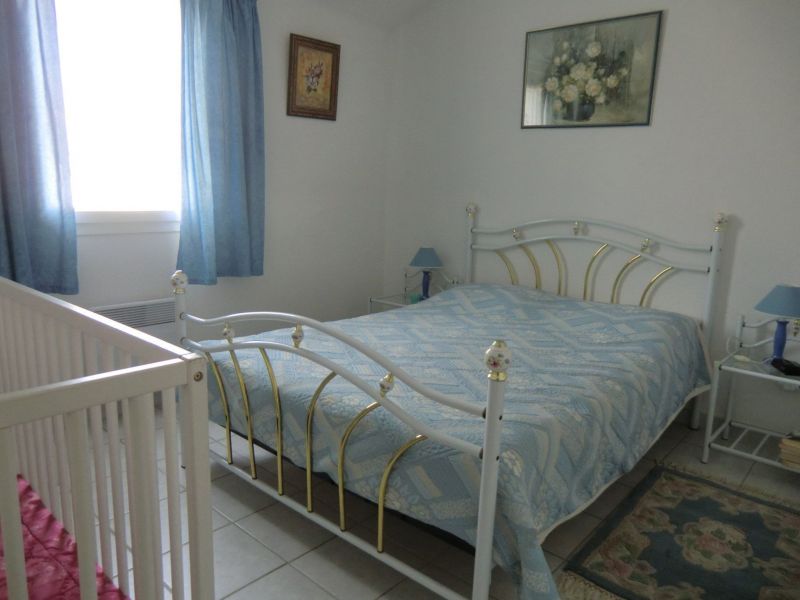 photo 6 Location entre particuliers La Londe-les-Maures villa Provence-Alpes-Cte d'Azur Var chambre 1