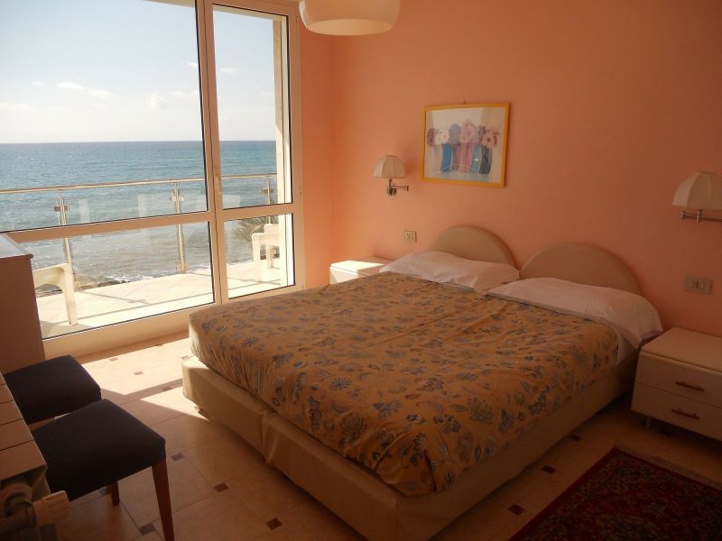 photo 6 Location entre particuliers Diano Marina appartement Ligurie Imperia (province d') chambre