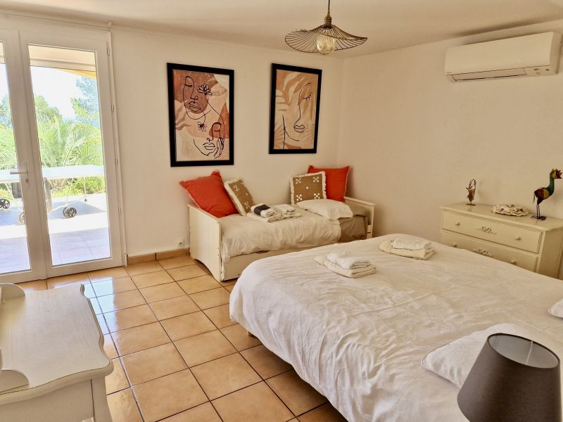 photo 25 Location entre particuliers Les Issambres villa Provence-Alpes-Cte d'Azur Var chambre 5