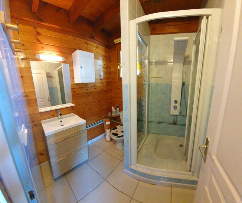 photo 14 Location entre particuliers Les Angles chalet Languedoc-Roussillon Pyrnes-Orientales salle de bain