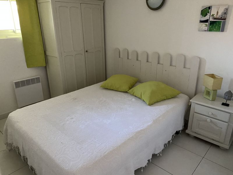 photo 4 Location entre particuliers La Seyne sur Mer appartement Provence-Alpes-Cte d'Azur Var chambre