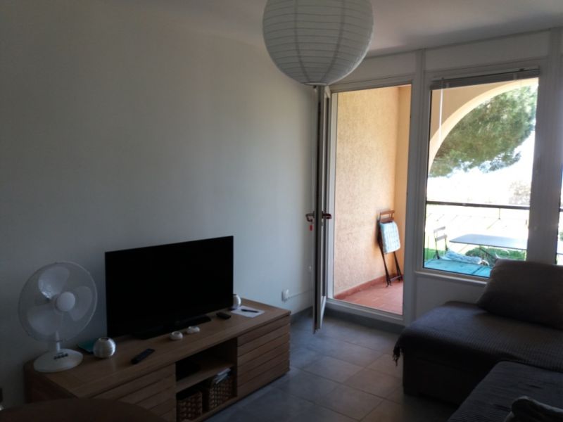 photo 2 Location entre particuliers La Londe-les-Maures appartement Provence-Alpes-Cte d'Azur Var Sjour