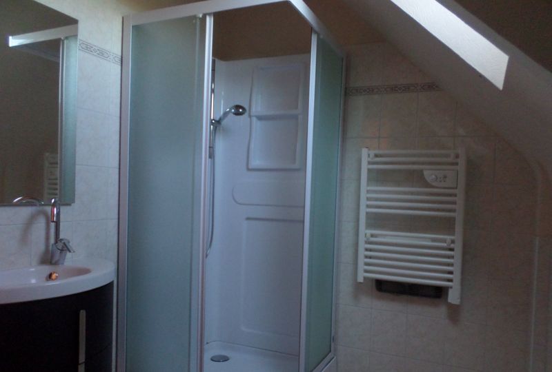 photo 9 Location entre particuliers Binic maison Bretagne  salle de bain 2