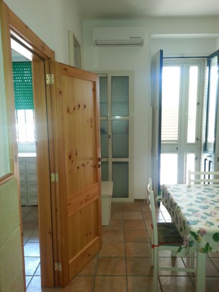 photo 2 Location entre particuliers Porto Cesareo appartement Pouilles Lecce (province de) Salle  manger