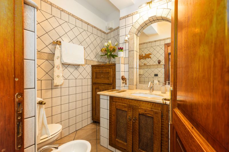 photo 5 Location entre particuliers Baunei appartement Sardaigne Ogliastra (province de) salle de bain 1