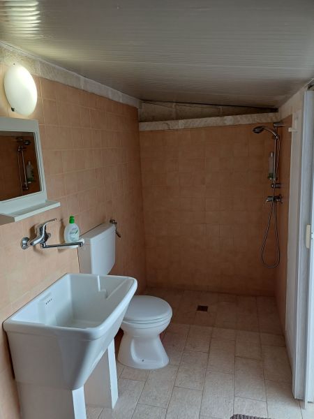 photo 11 Location entre particuliers San Pietro in Bevagna appartement   salle de bain 2