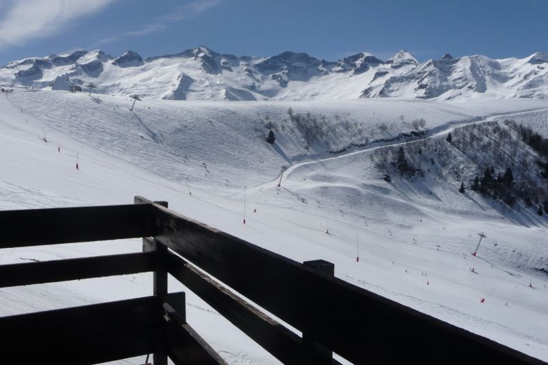 photo 0 Location entre particuliers Luchon Superbagneres studio Midi-Pyrnes Haute Garonne Vue du balcon