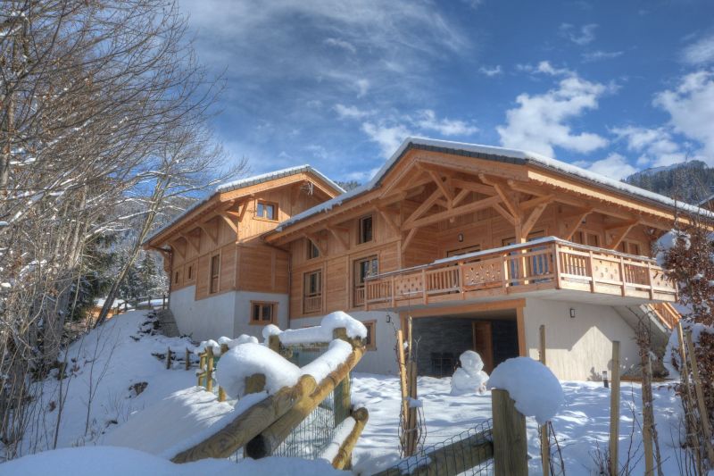 photo 1 Location entre particuliers Les Carroz d'Araches chalet Rhne-Alpes Haute-Savoie Vue extrieure de la location