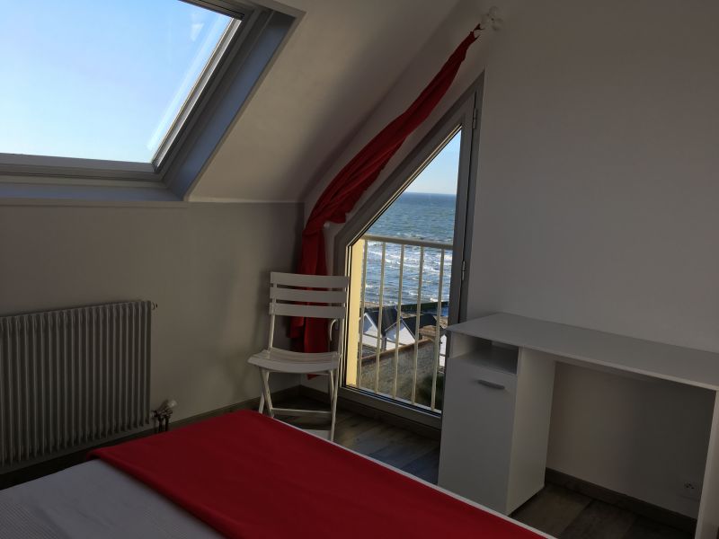 photo 11 Location entre particuliers Luc sur Mer appartement Basse-Normandie Calvados chambre 1