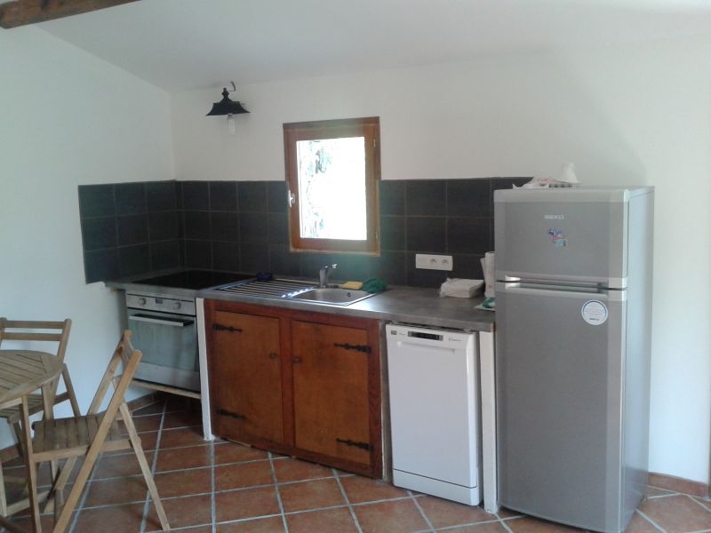 photo 8 Location entre particuliers Corte appartement Corse Haute-Corse Coin cuisine