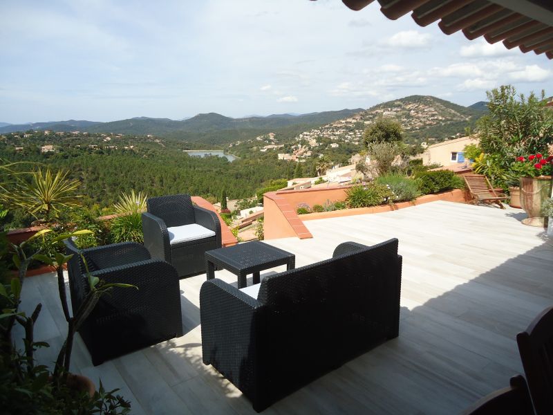 photo 10 Location entre particuliers La Londe-les-Maures maison Provence-Alpes-Cte d'Azur Var Vue de la terrasse