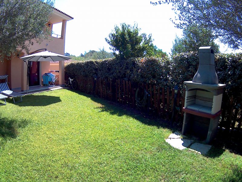 photo 2 Location entre particuliers Olbia appartement Sardaigne Olbia Tempio (province de) Jardin