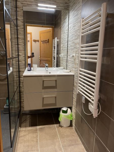 photo 10 Location entre particuliers Vars appartement Provence-Alpes-Cte d'Azur Hautes-Alpes salle de bain