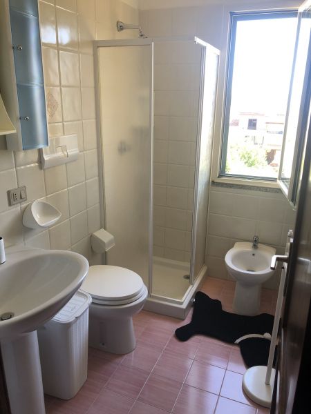 photo 6 Location entre particuliers Castelsardo appartement Sardaigne  salle de bain 1