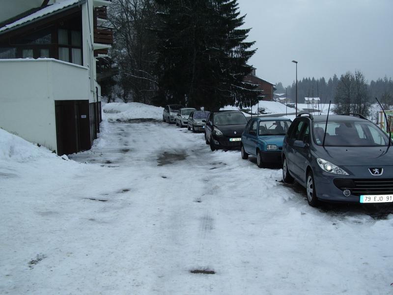 photo 4 Location entre particuliers Morillon Grand Massif studio Rhne-Alpes Haute-Savoie Parking